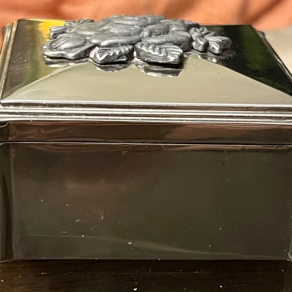 Vintage Silver Plated ROSE Keepsake Ring Trinket Box Red Velvet Lining - Picture 3 of 4